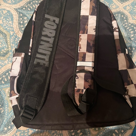 Used backpack - Picture 2 of 3